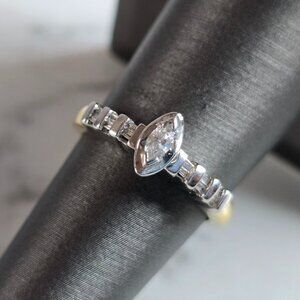 Womens Vintage Estate 14K Yellow Gold Diamond Ring 3.2g E7378